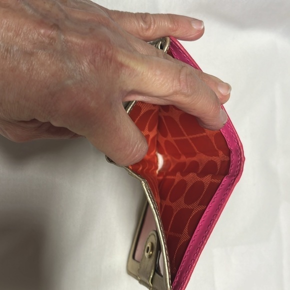 Kate Spade Wallet Pink - Picture 6 of 7